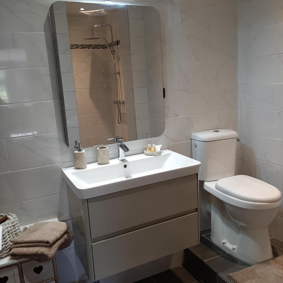 Le Val Daniniere B&B Adult Only Le Mesnil-Garnier ภายนอก รูปภาพ