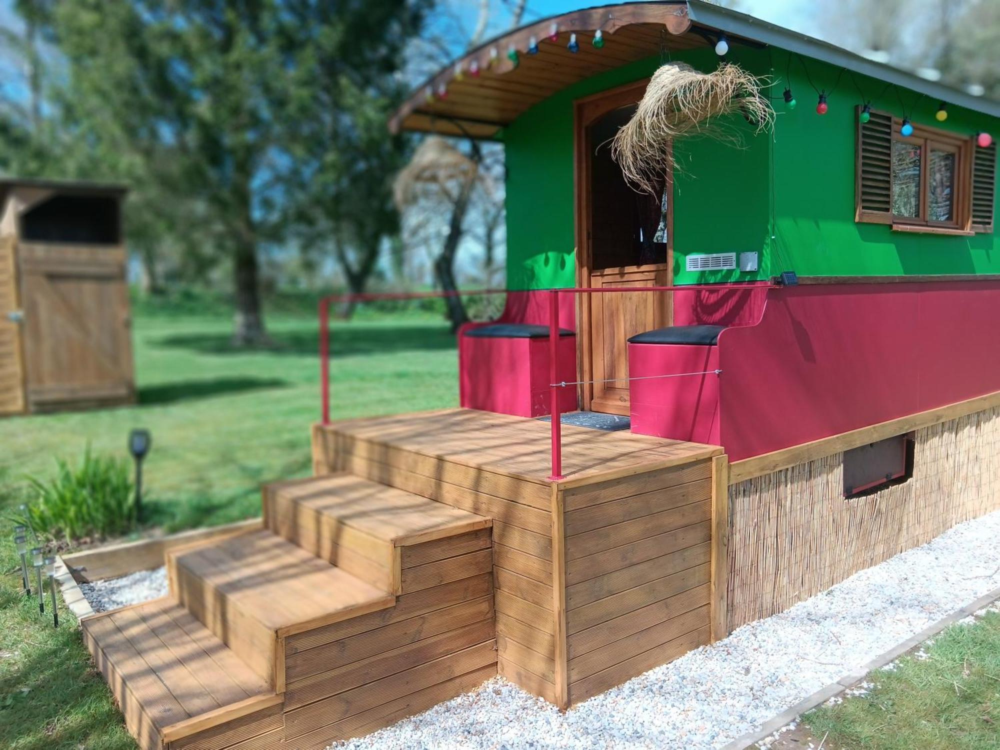 Le Val Daniniere B&B Adult Only Le Mesnil-Garnier ภายนอก รูปภาพ