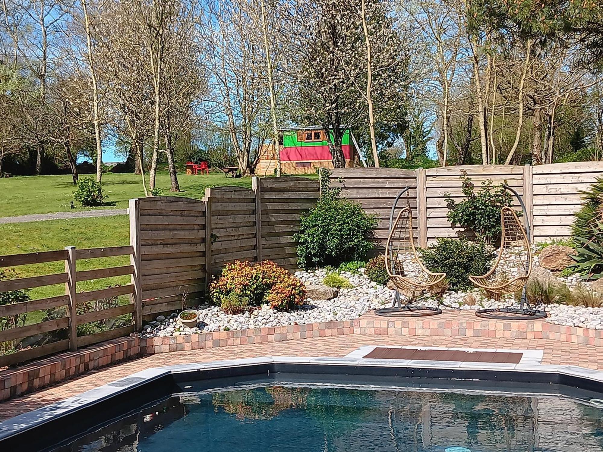 Le Val Daniniere B&B Adult Only Le Mesnil-Garnier ภายนอก รูปภาพ